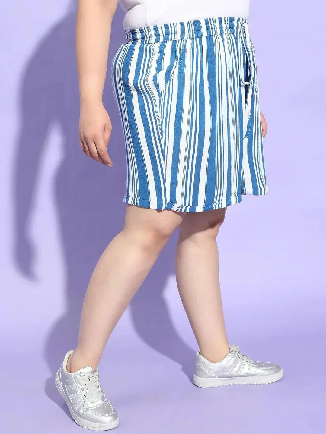 Slight Blue Stripe Print Tie Up Detailing Plus Size Shorts - oxolloxo