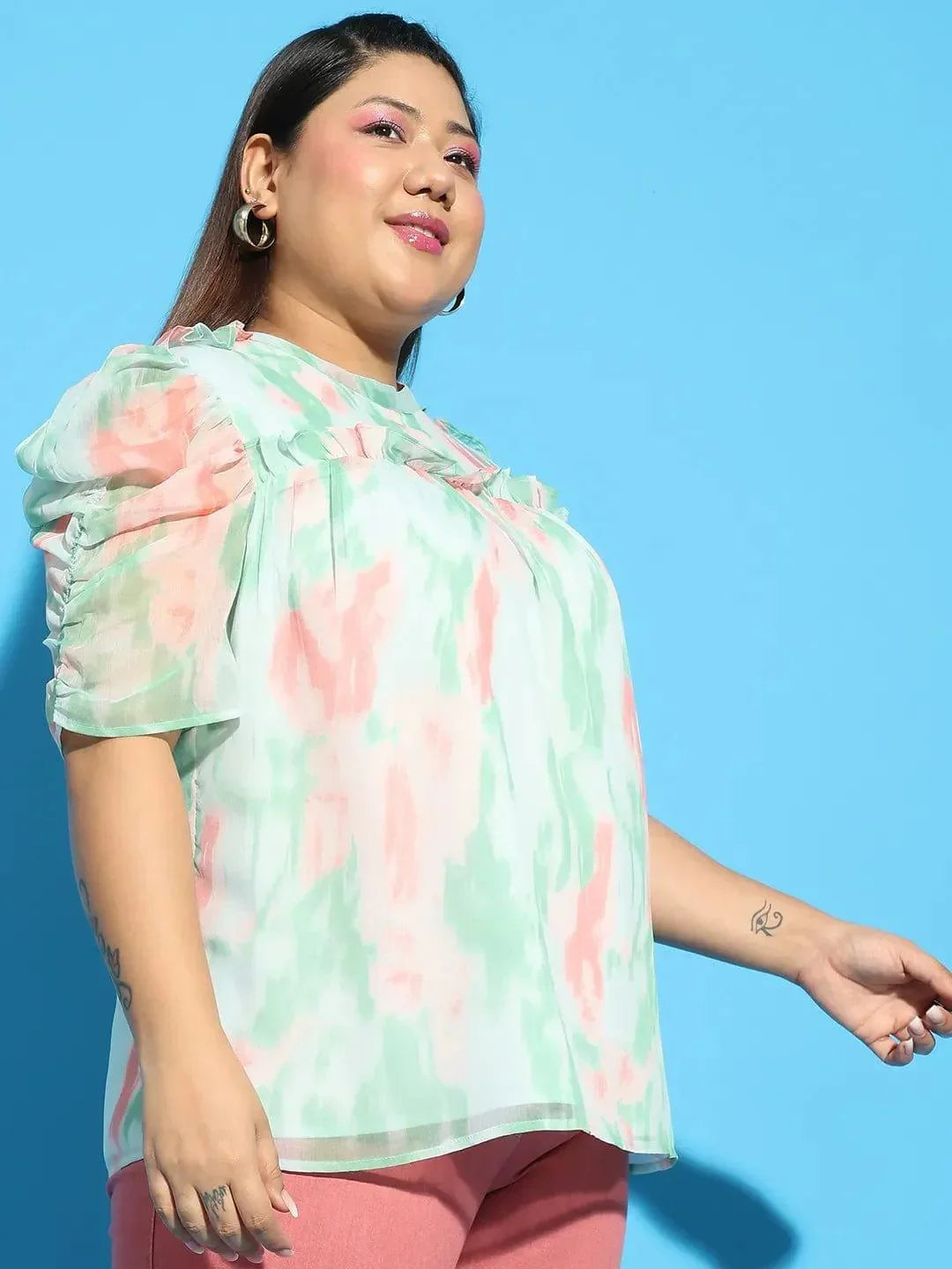Plus size multicolour printed ruffle top with short sleeves, photo 6