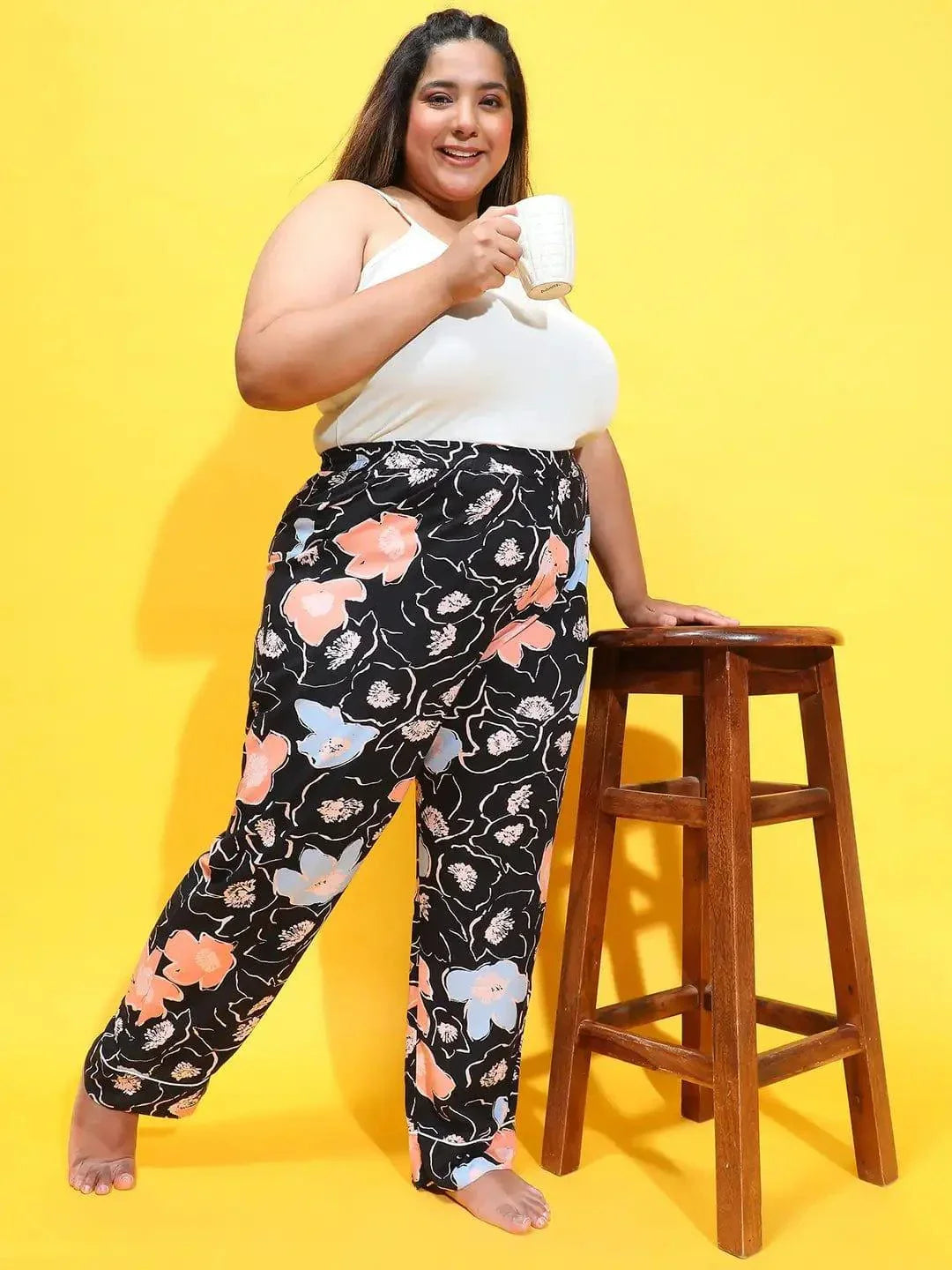 Black Color Floral Printed Elasticated Comfy Women Plus Size Pajama - oxolloxo