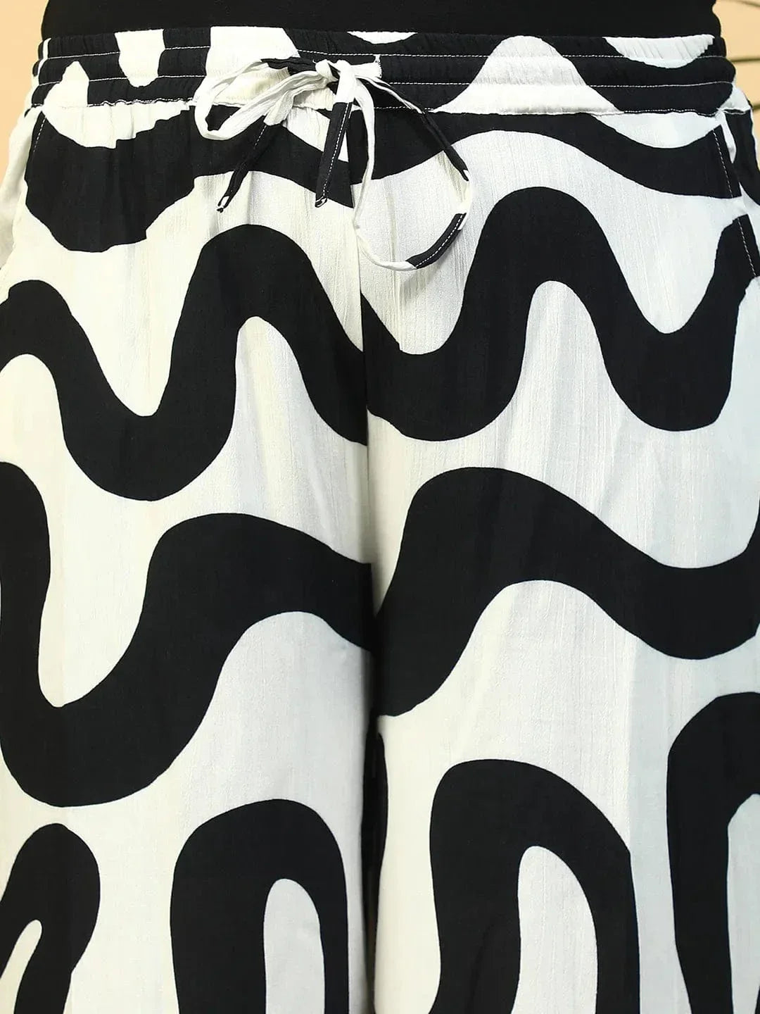 off-white-flared-elasticated-waist-tie-up-detail-side-pockets-plus-size-women-pant