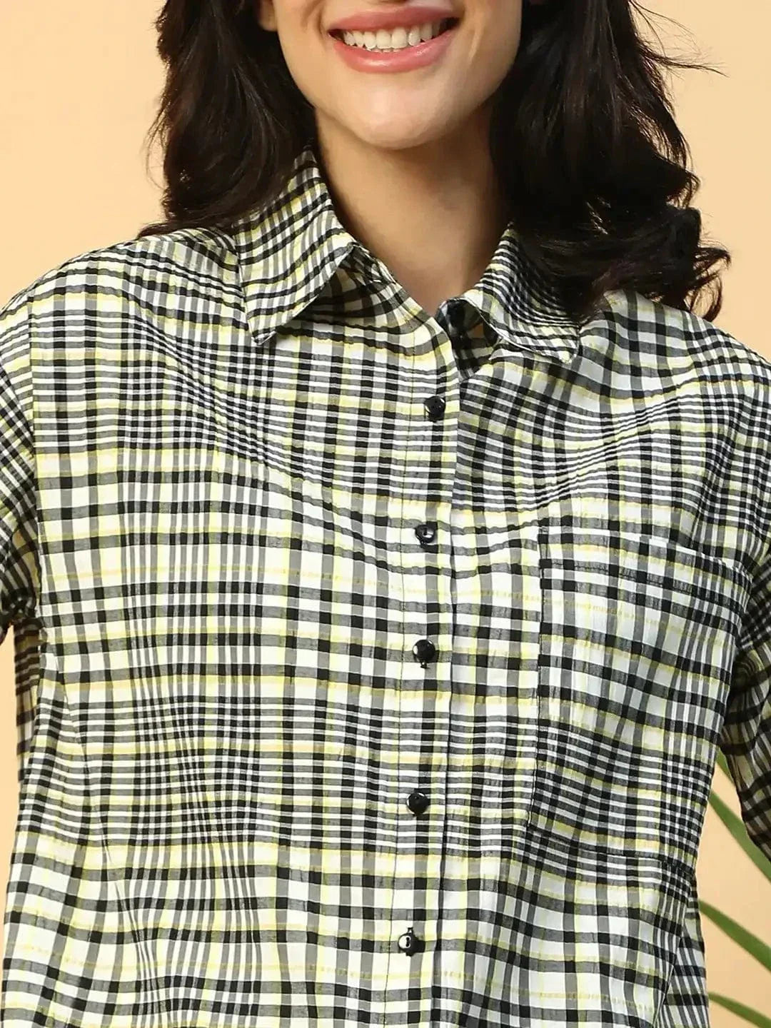 Smooth Black Check Print Short Sleeve Collared Women Shirt - oxolloxo