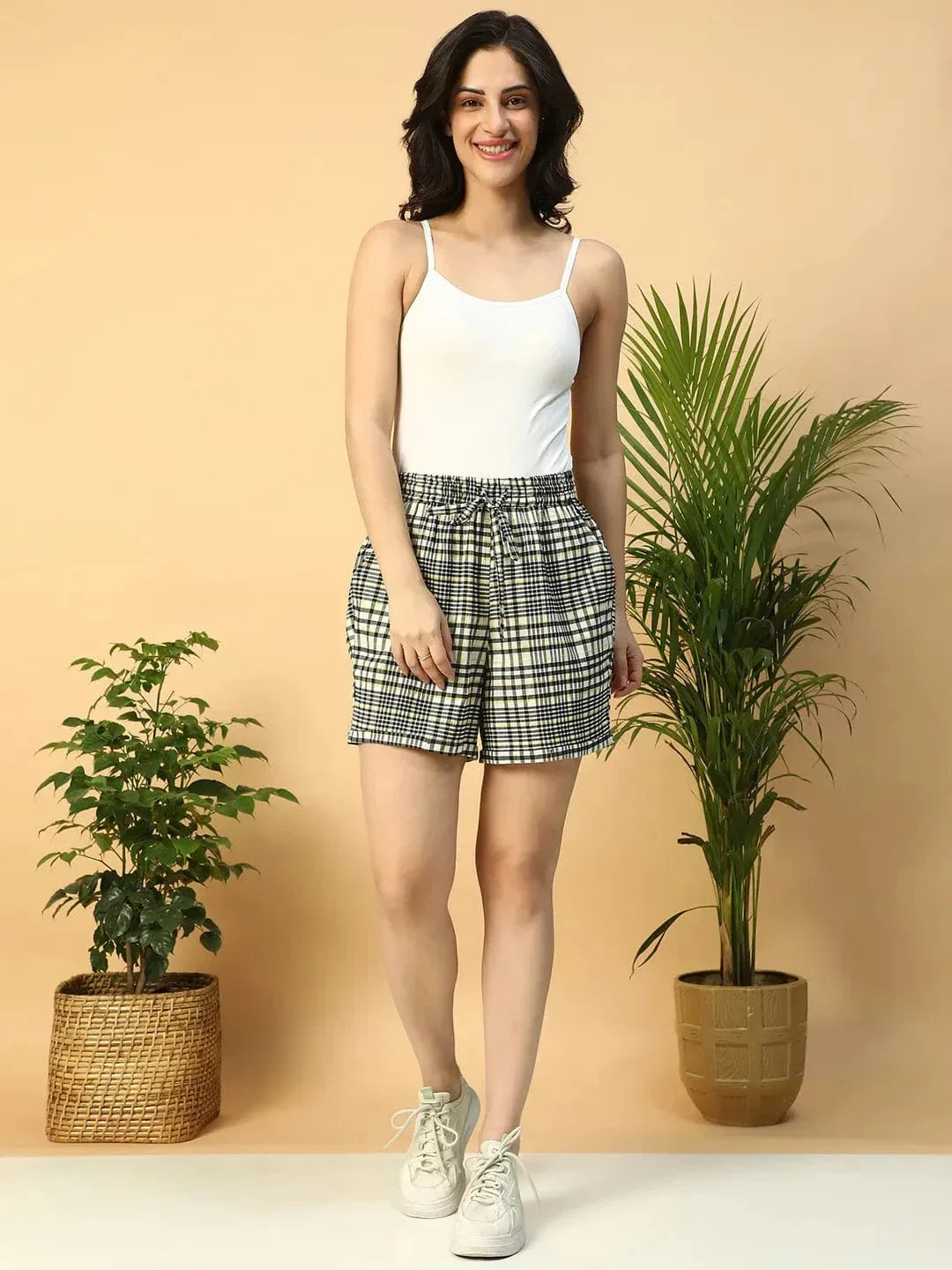 Crisp Black Check Print Elasticated With Tie-Up String Women Seasucker Shorts - oxolloxo