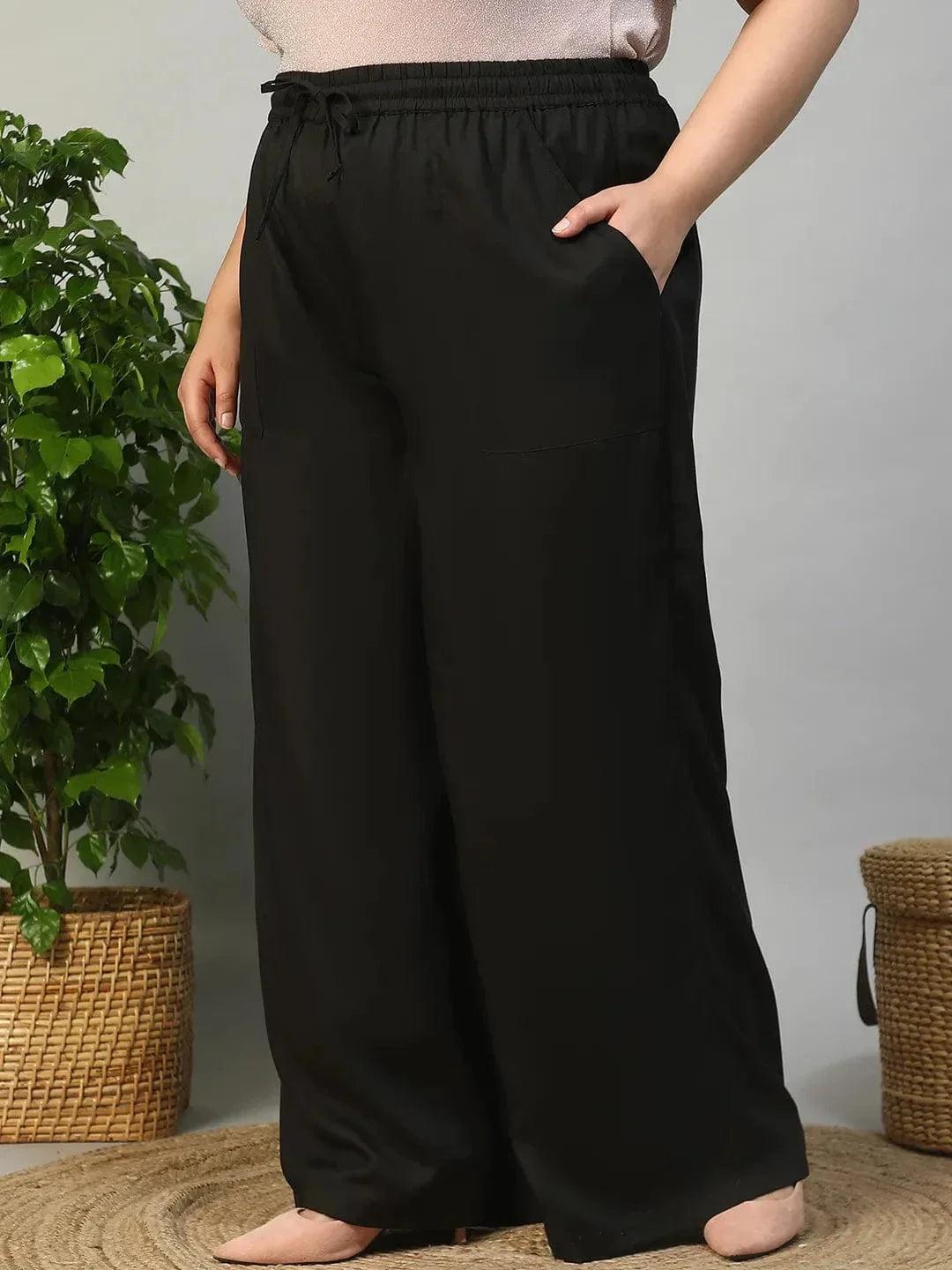 Plus size black cotton linen flared pants with tie-up waist, photo 3