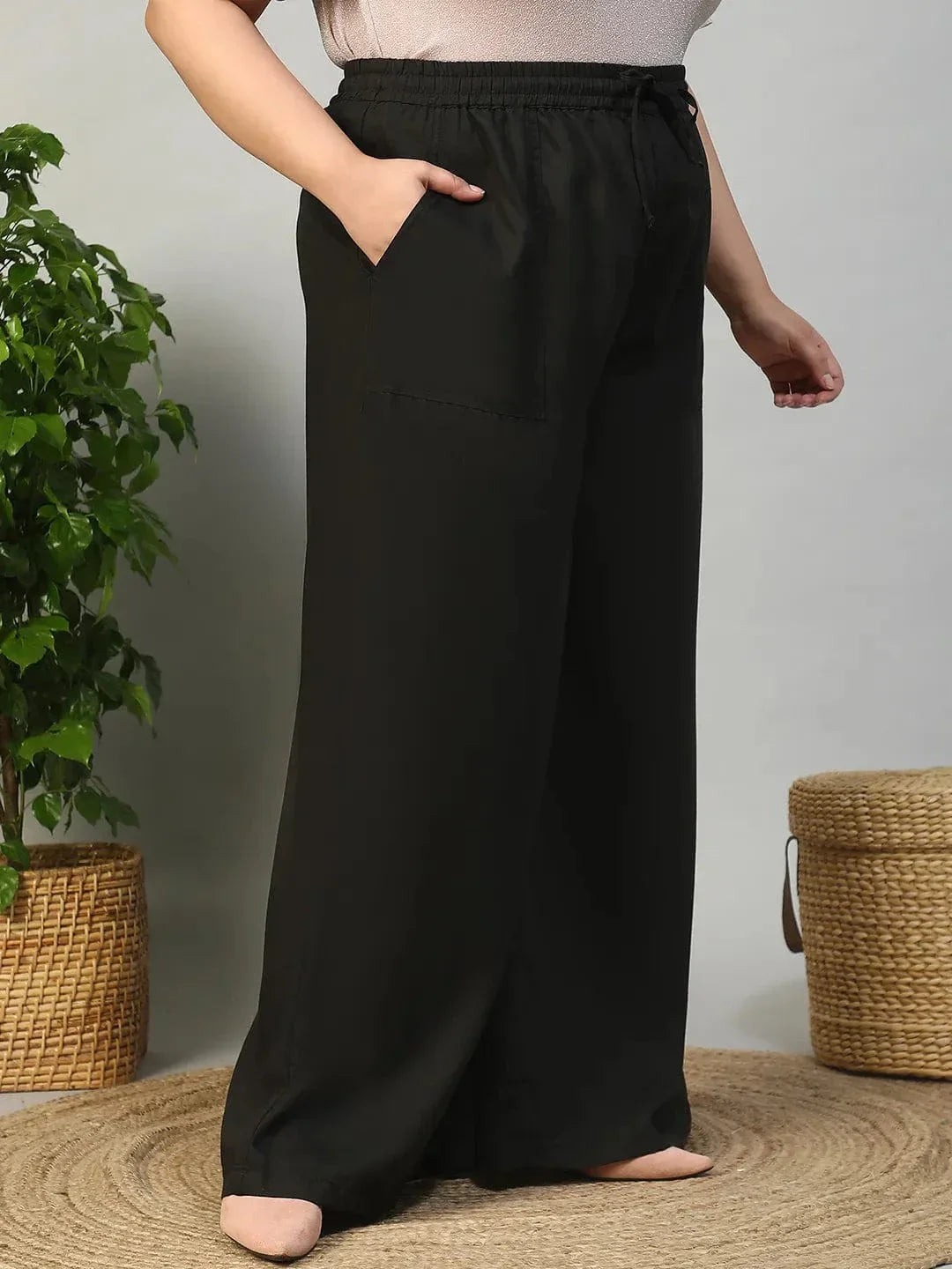 Plus size black cotton linen flared pants with tie-up waist, photo 4