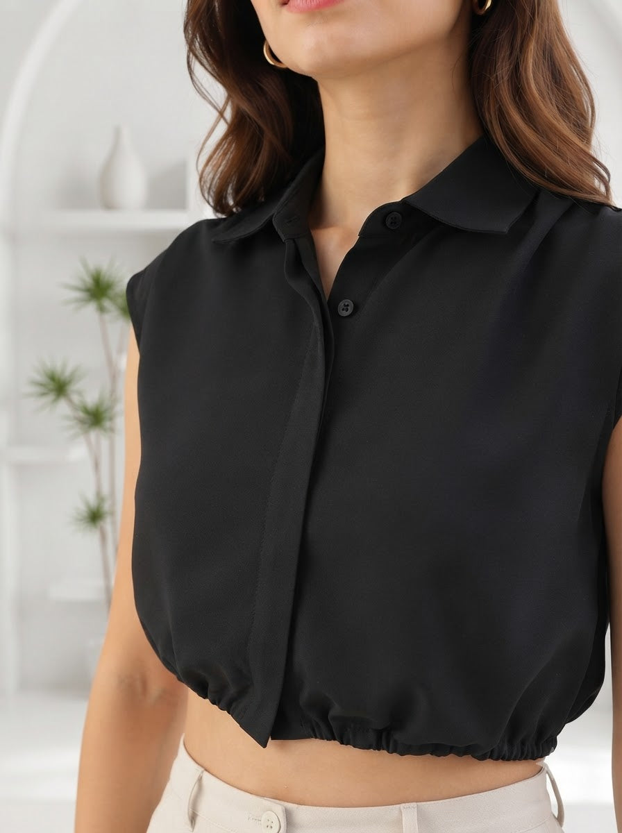 Black sleeveless cropped blouse with collar and buttons, stylish women's fashion top