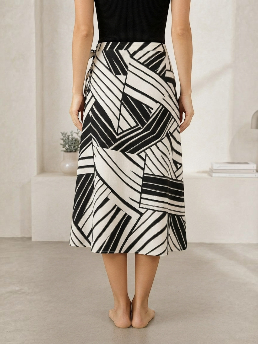 Black and white geometric print midi skirt for women, stylish plus size fashion
