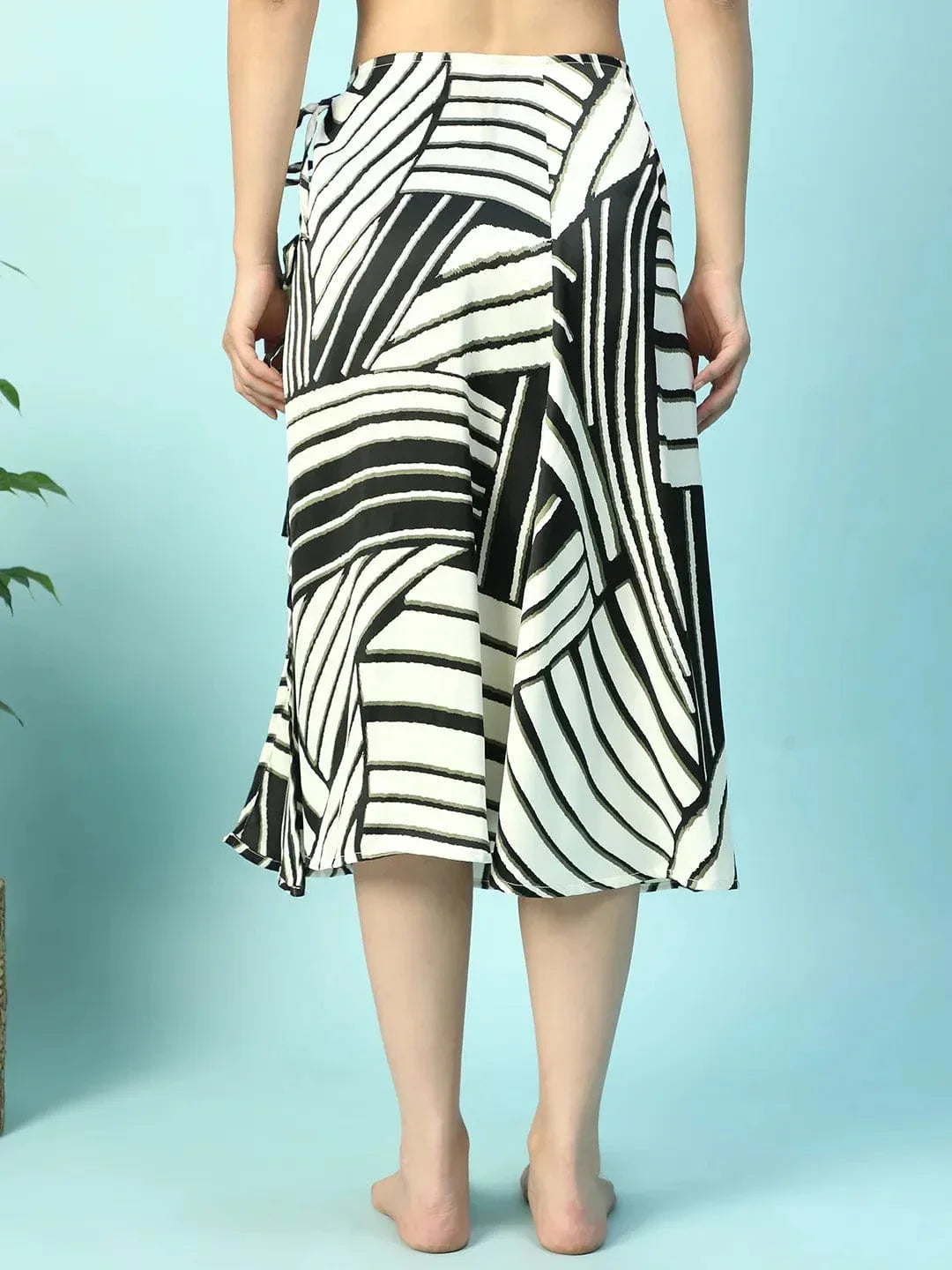 Vibey Black Stripe Print Elasticated With Tie-Up String Detail Women Beachwear Satin Skirt - oxolloxo