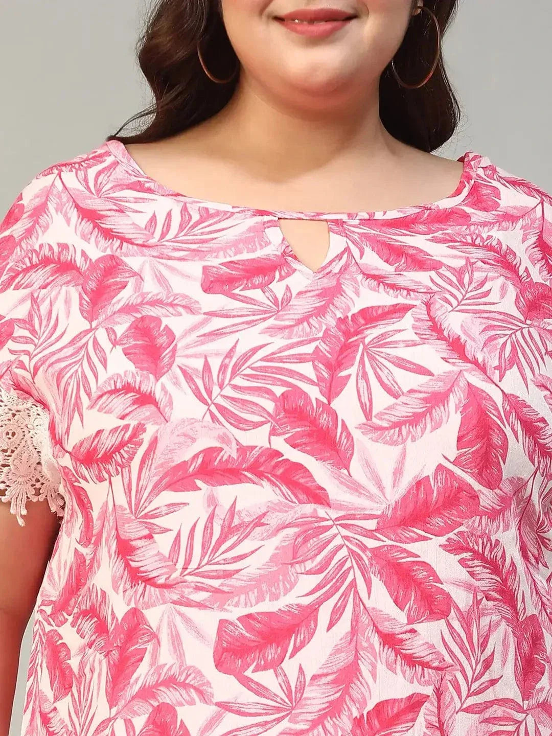Plus size pink tropical print top with keyhole neck and lace sleeves, photo 2