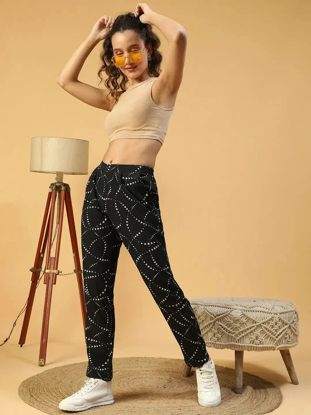 Black Printed Elasticated Pant With Side Pockets - oxolloxo