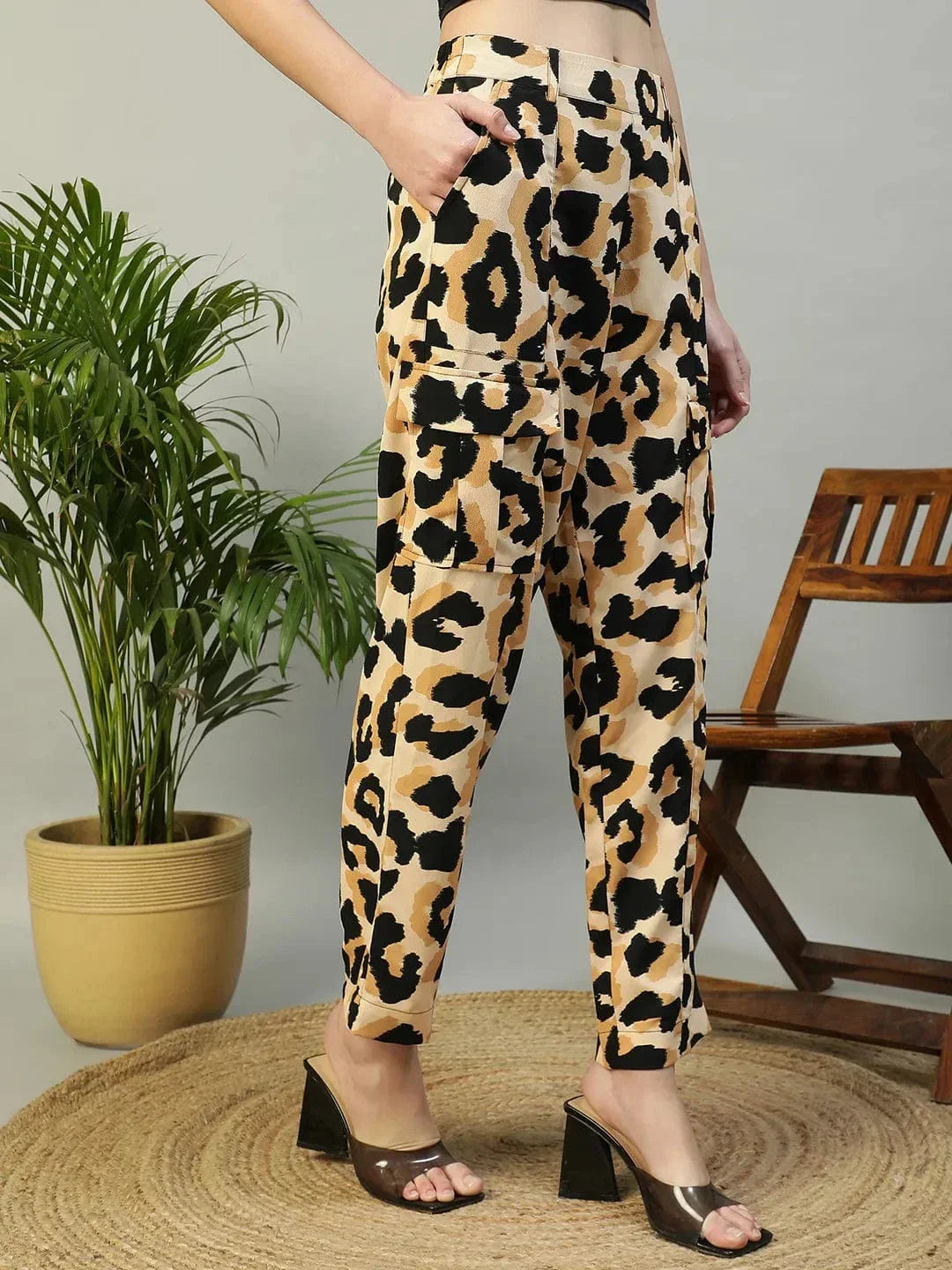 Multicolor Animal Print Elasticated Crargo Style Women Pant - oxolloxo