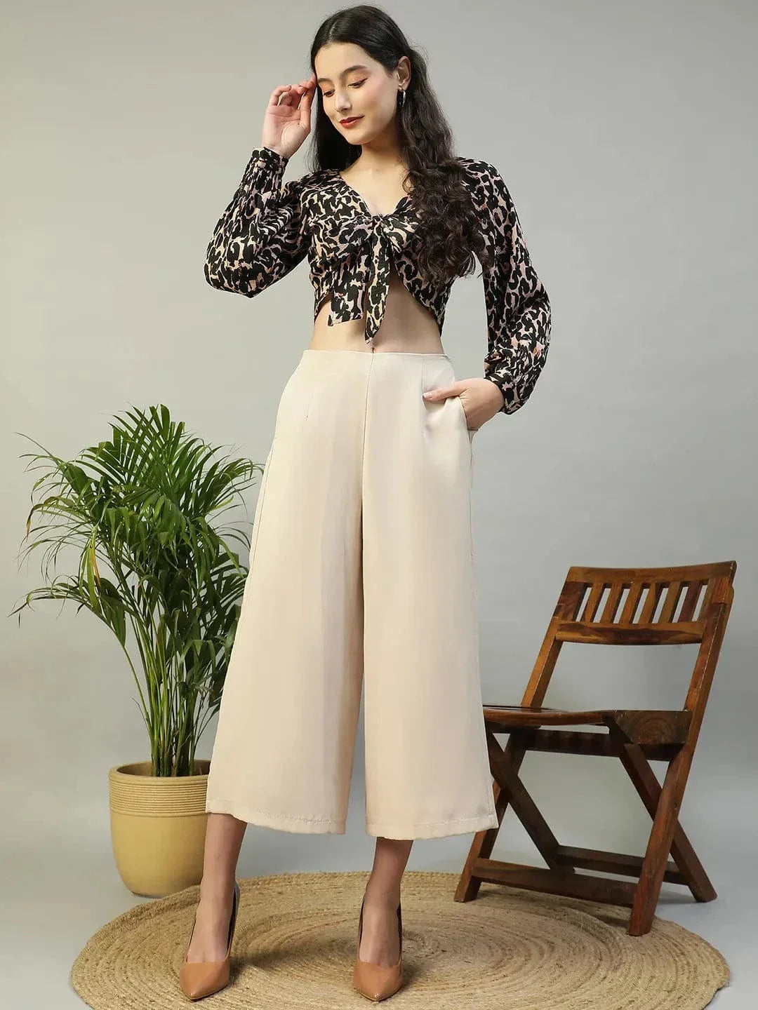 Black Animal Print V-Neck Tie-knotted long Sleeve Women Crop Top - oxolloxo