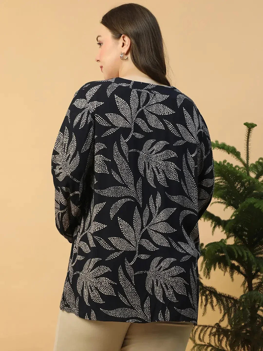 timeless-black-floral-print-long-sleeve-plus-size-women-top