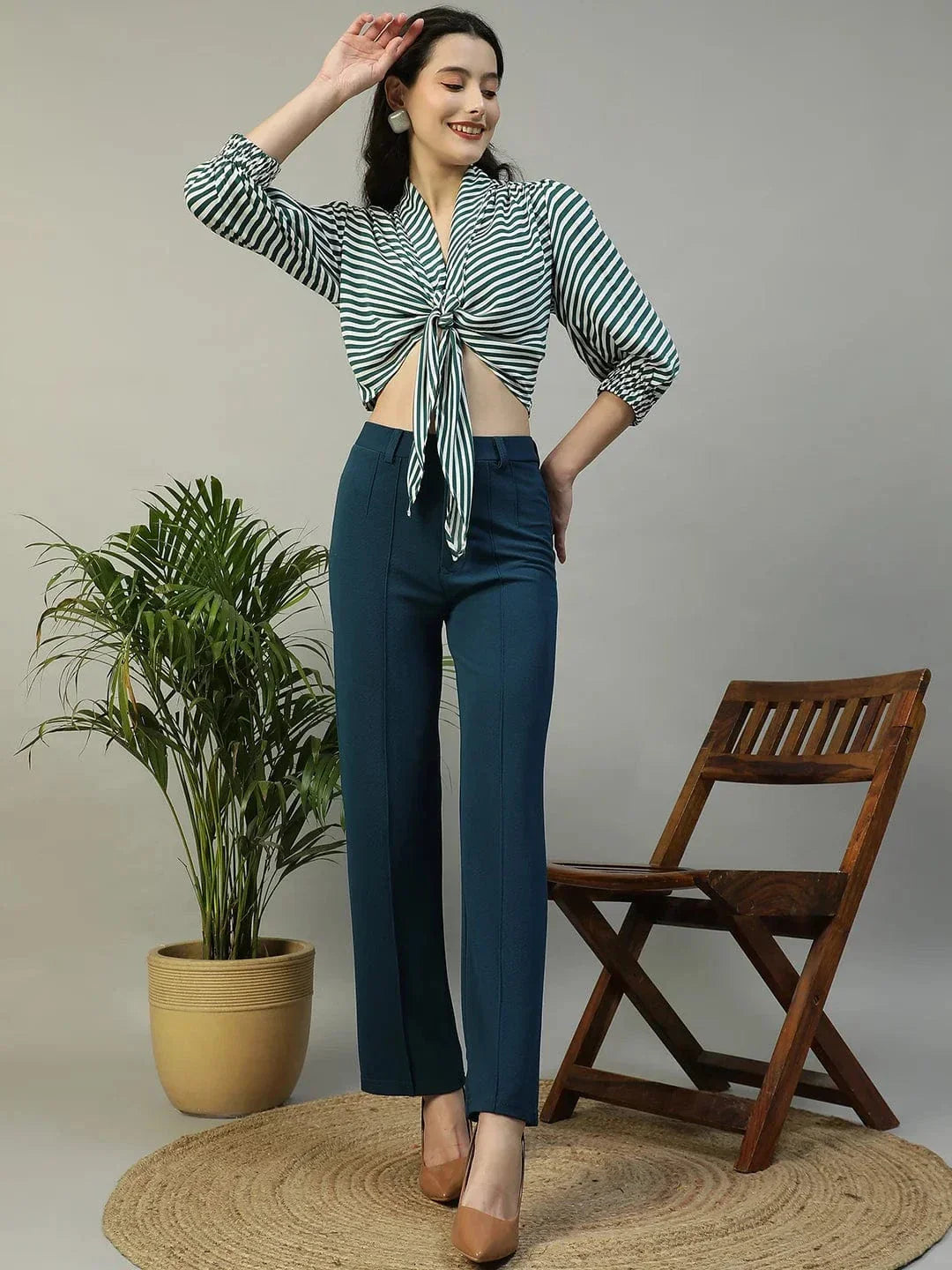 Striking Green Stripe Print Tie-Knot Detail Women Crop Top - oxolloxo