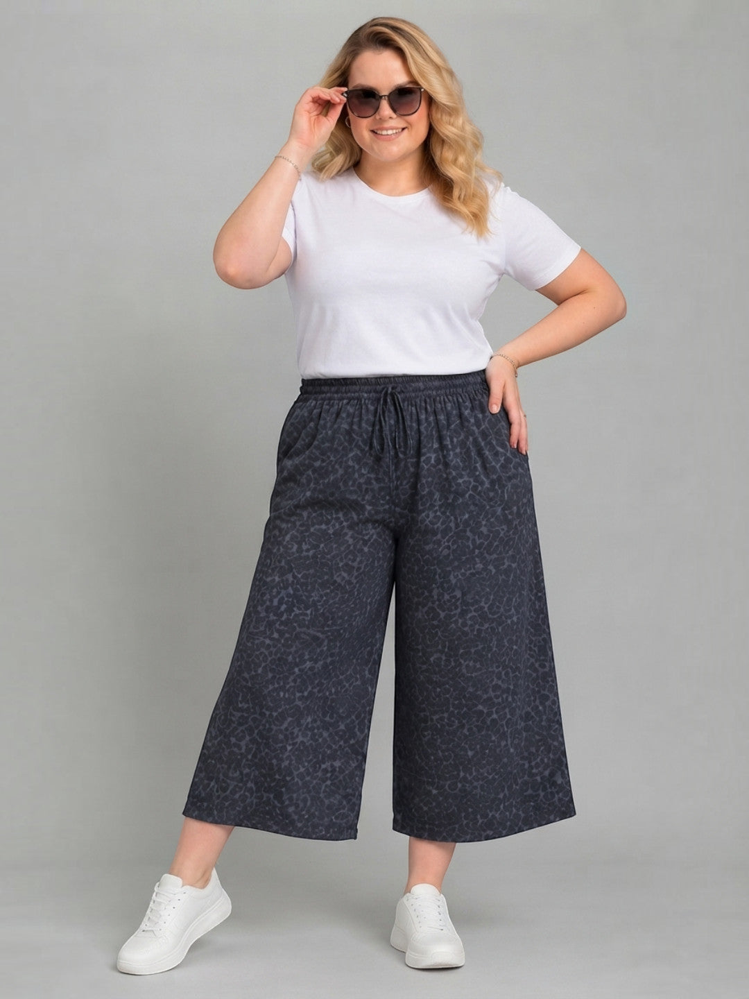 Women Plus Size Navy Animal Print Culottes Oxolloxo