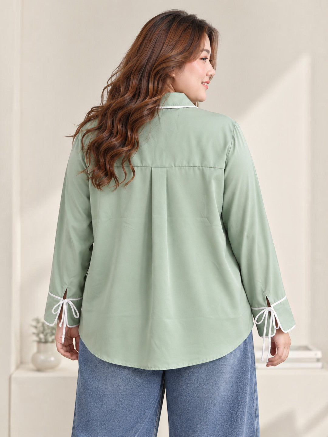 Plus size green solid shirt - side view