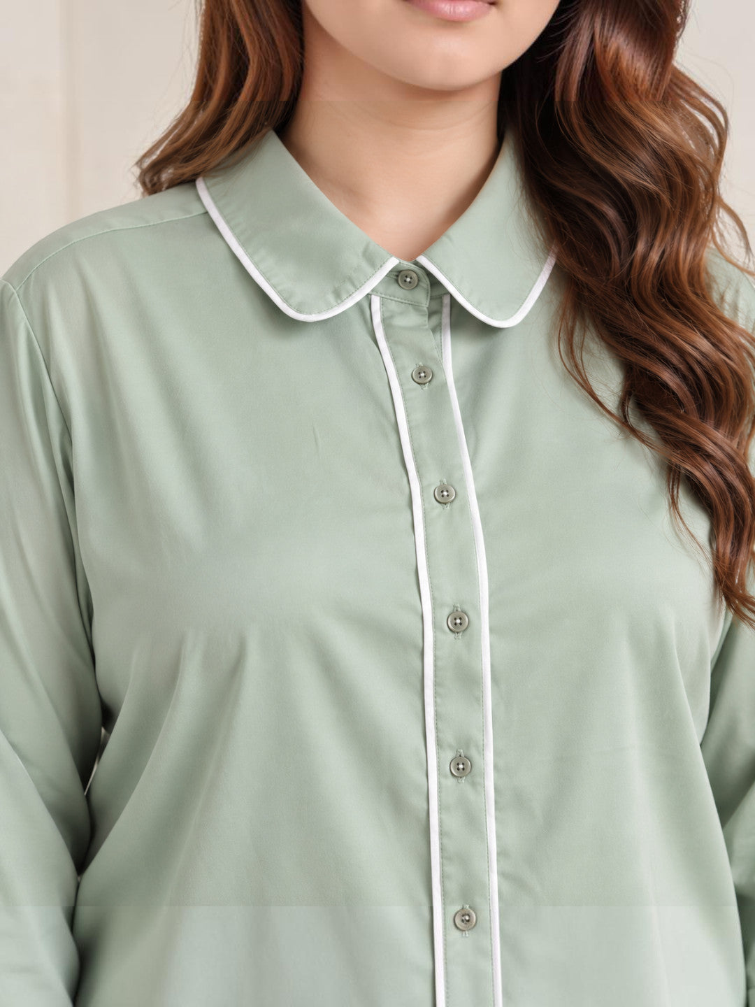 Plus size green piping shirt - back view