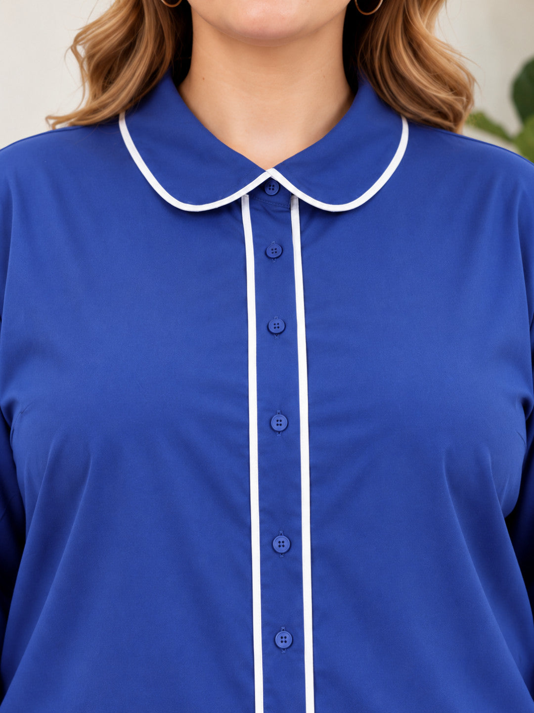 Plus size dark blue piping shirt - back view