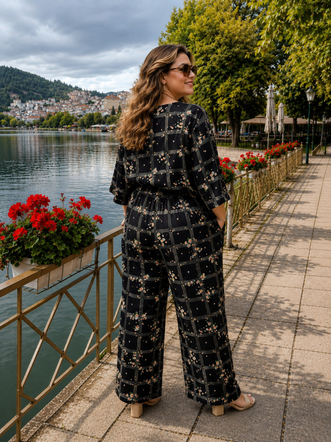 Plus size navy blue floral co-ord set - side view