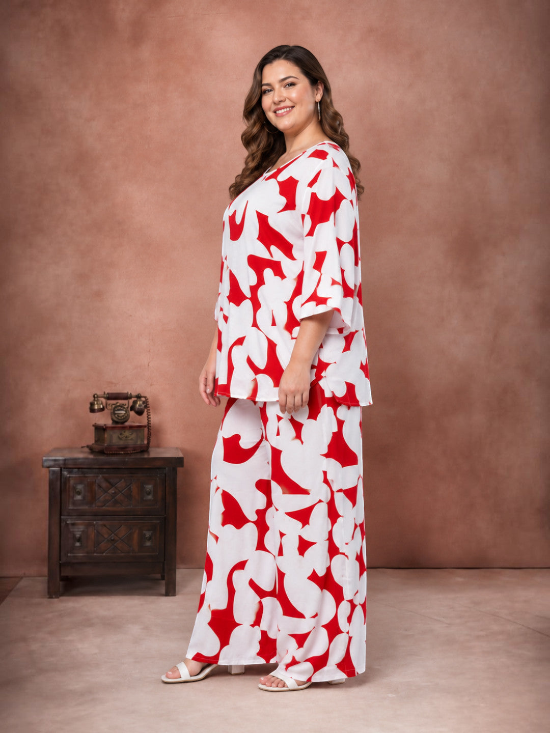 Plus size red floral co-ord set with round neck top
