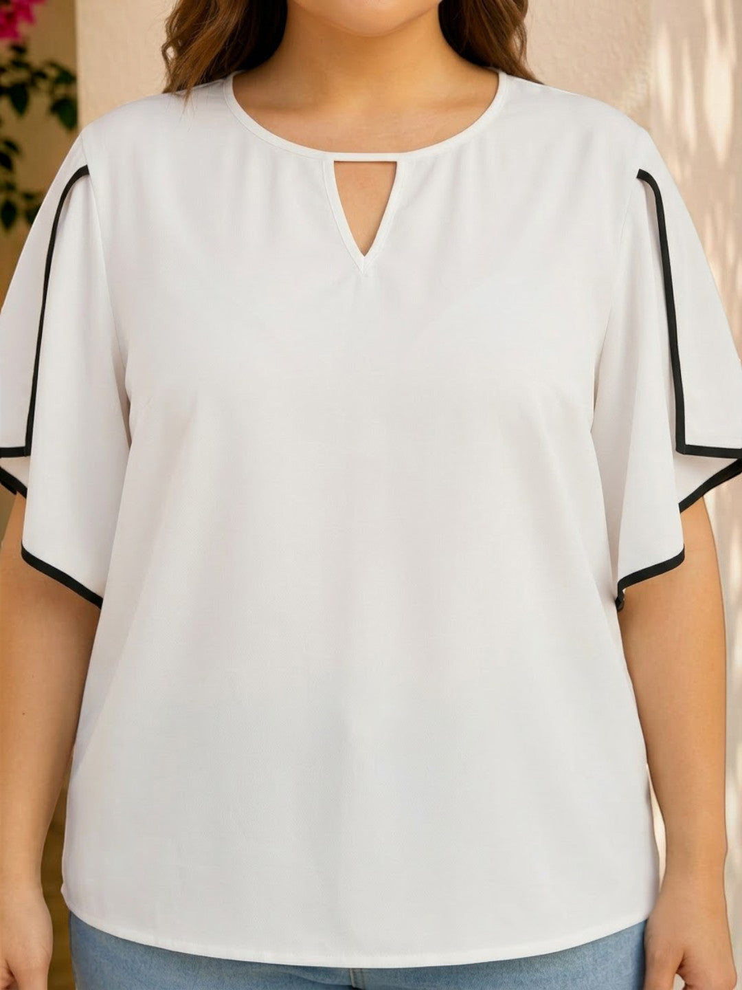 Women Plus Size White Top Oxolloxo