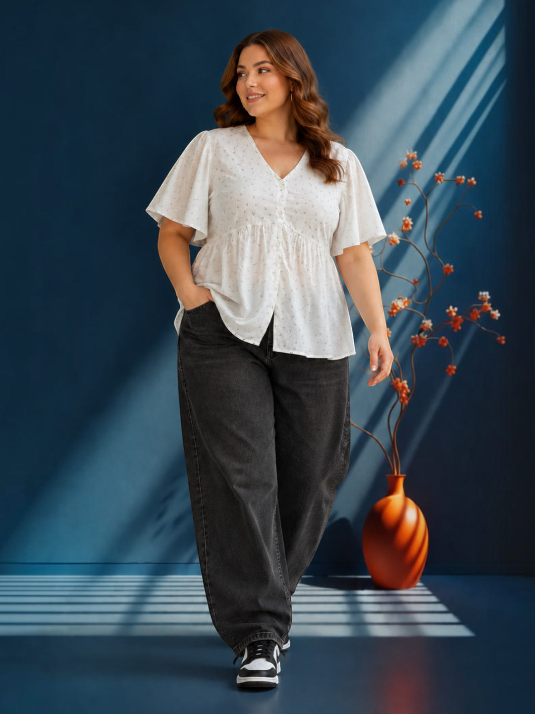 Women Plus Size White Floral Print V-Neck Short Sleeve Cotton Top