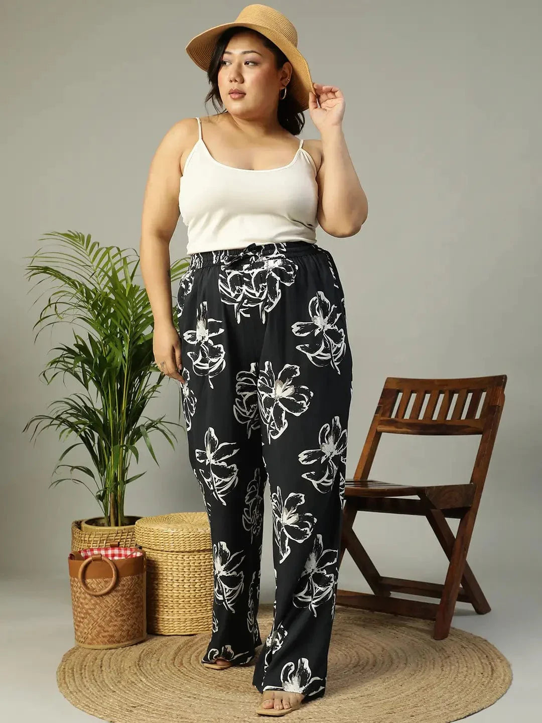 Plus size black floral print viscose pants with tie-knot waist, photo 8