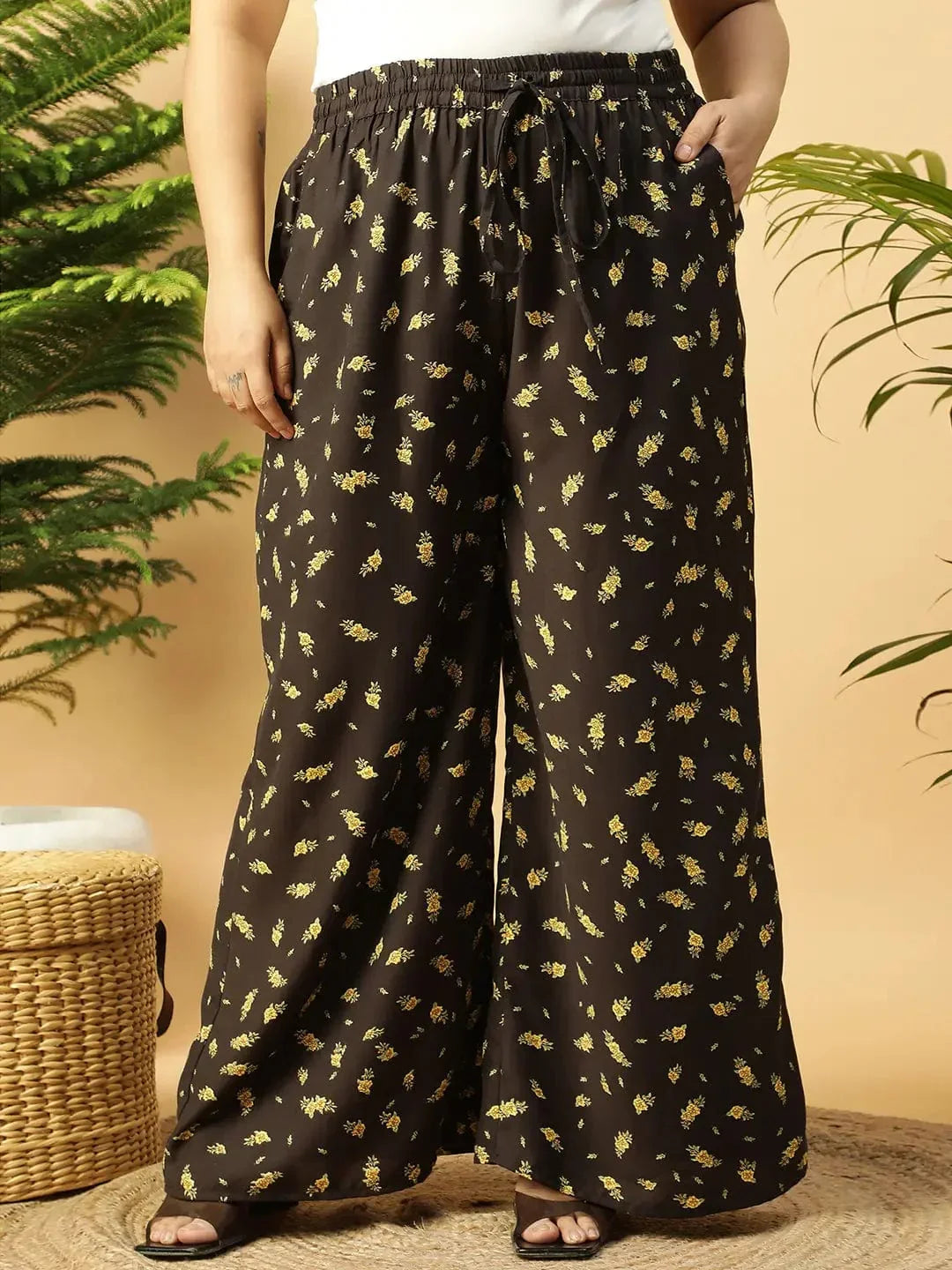 Bright Black Tropical Print Elasticated Plus Size Women Pant - oxolloxo
