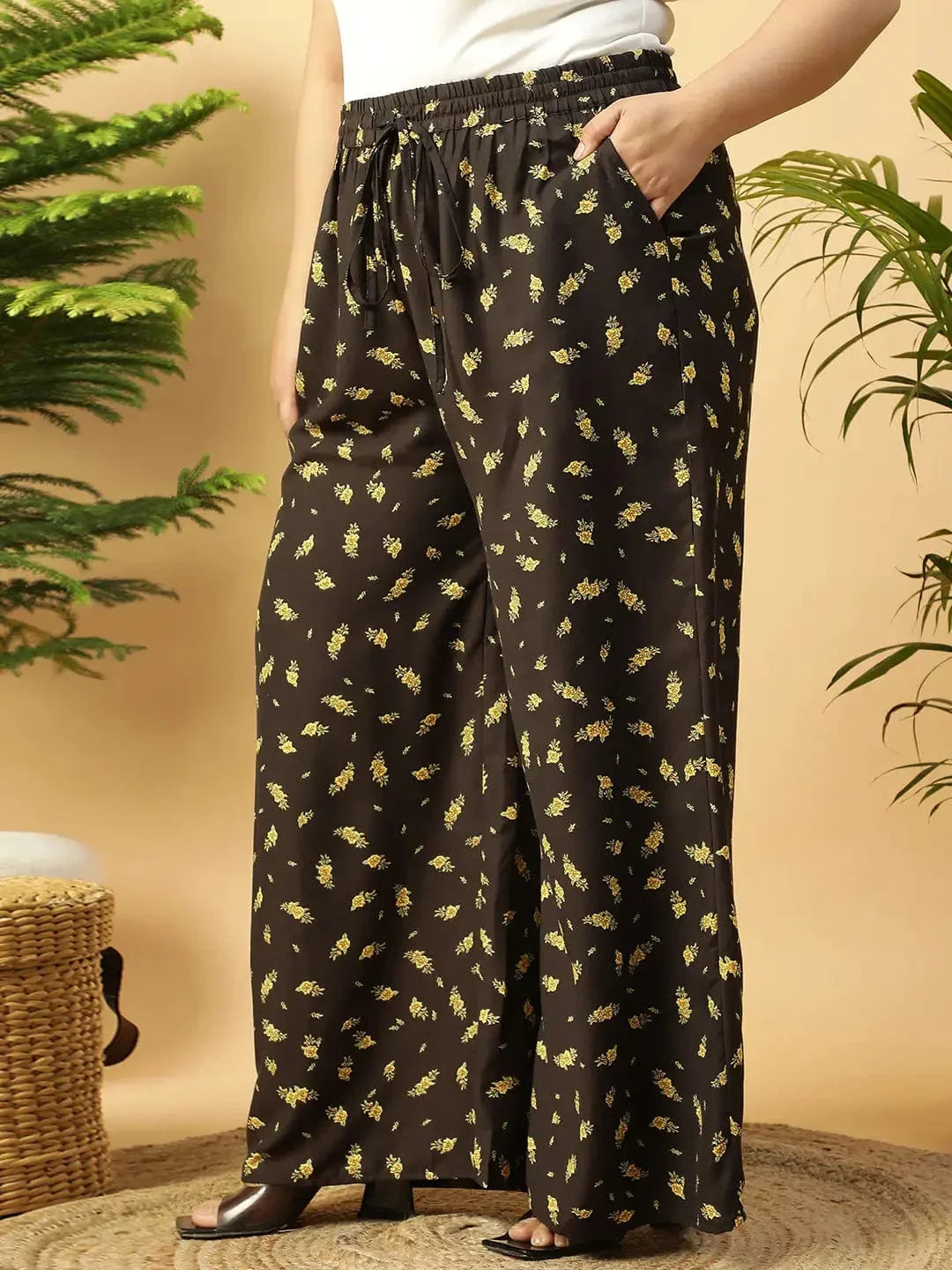 Bright Black Tropical Print Elasticated Plus Size Women Pant - oxolloxo