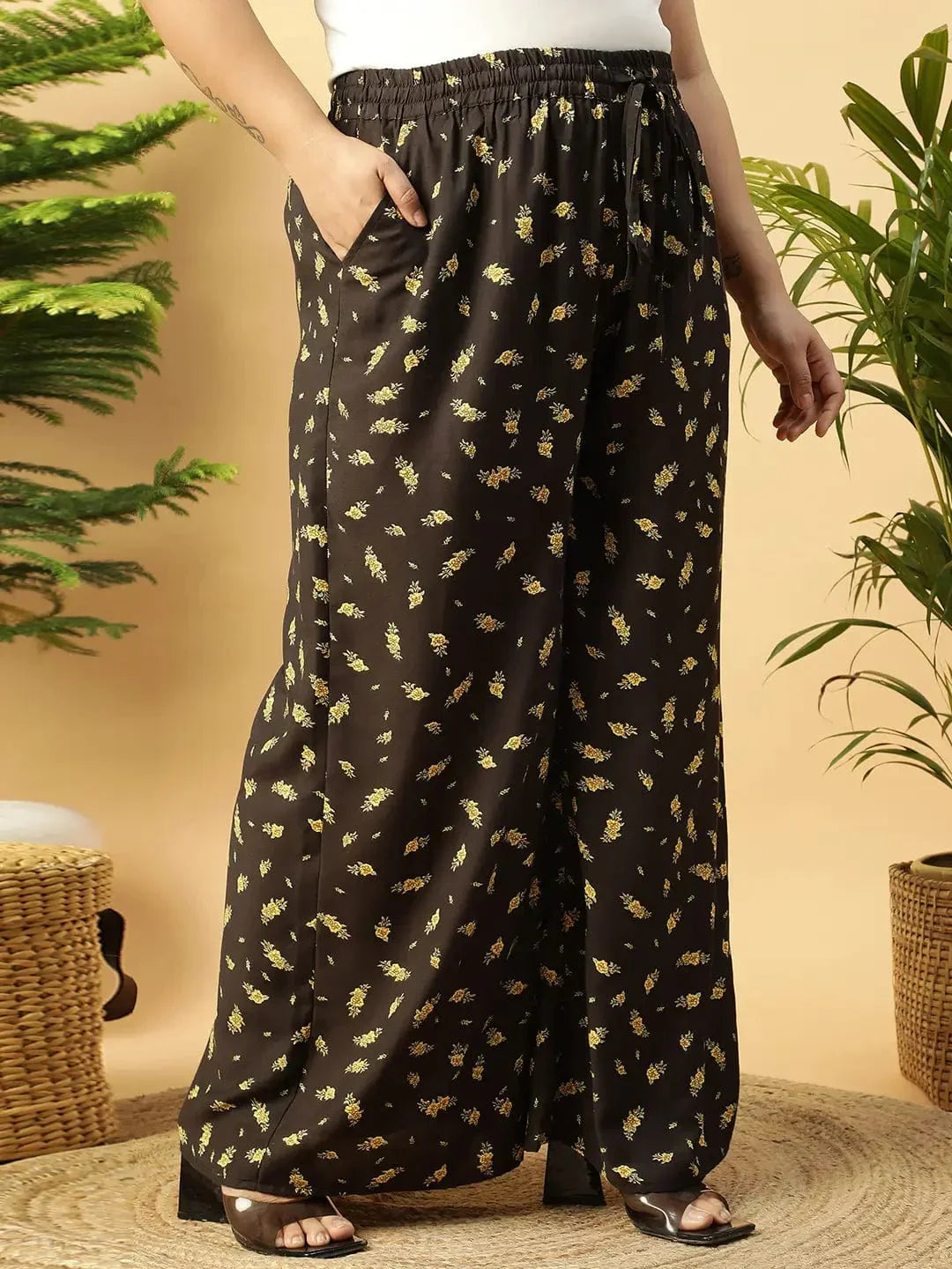 Bright Black Tropical Print Elasticated Plus Size Women Pant - oxolloxo