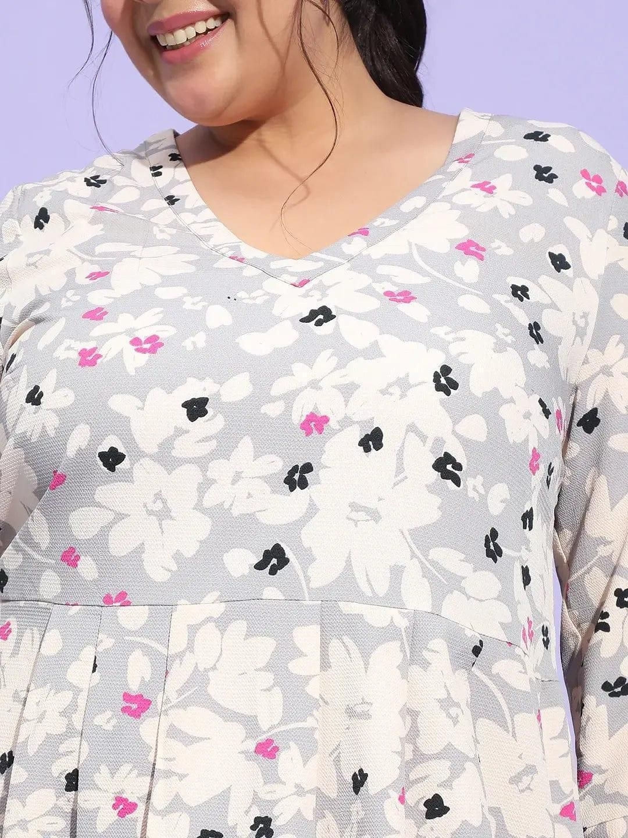 Oxolloxo multicolor floral print polyester plus size dress with V-neck and long sleeves.