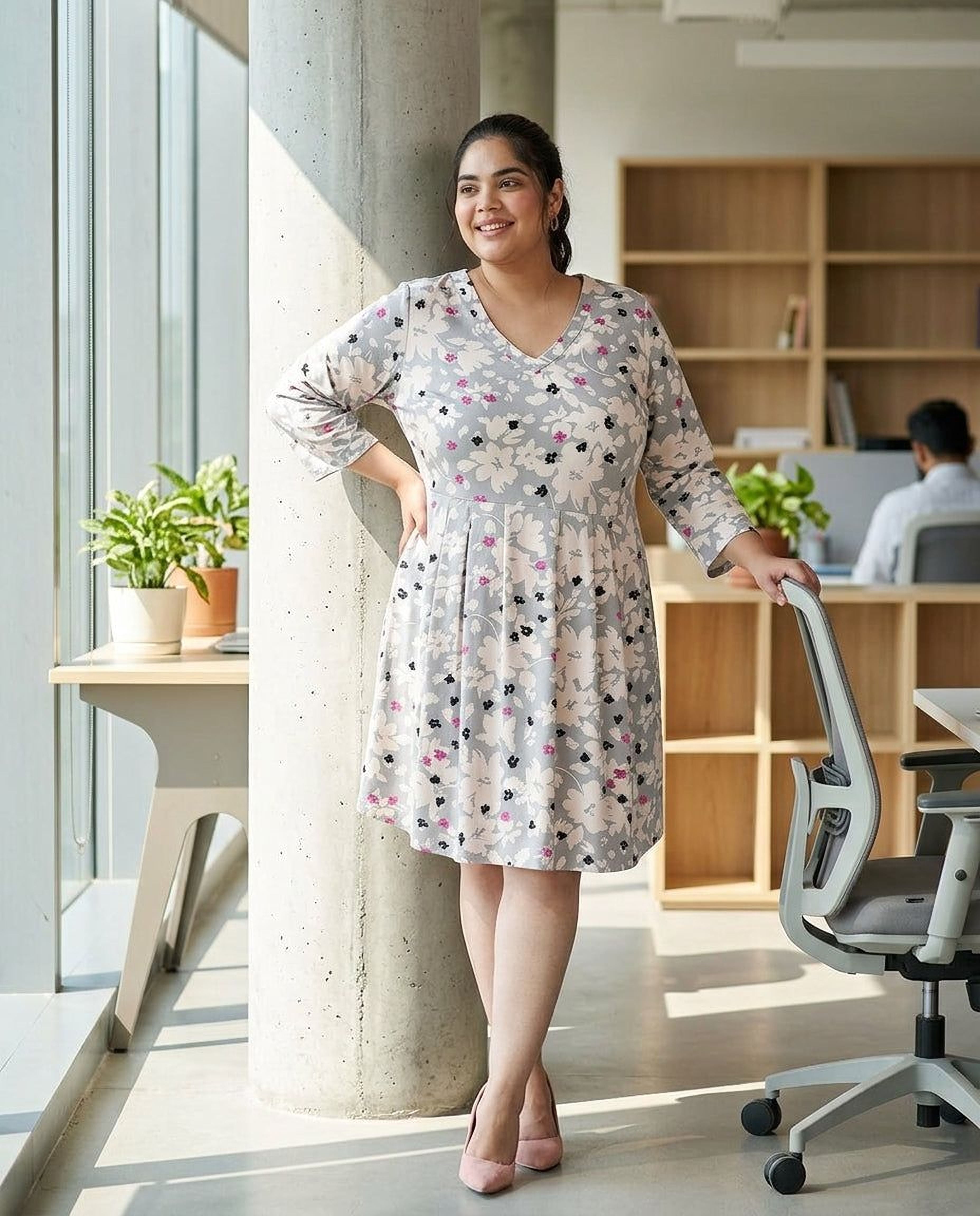 Oxolloxo plus size multicolor floral print polyester dress with V-neck and long sleeves.